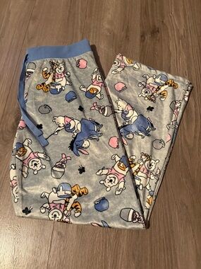 Women’s Grey Winnie the Pooh & Friends Pajama Pants - Blue Accents size medium